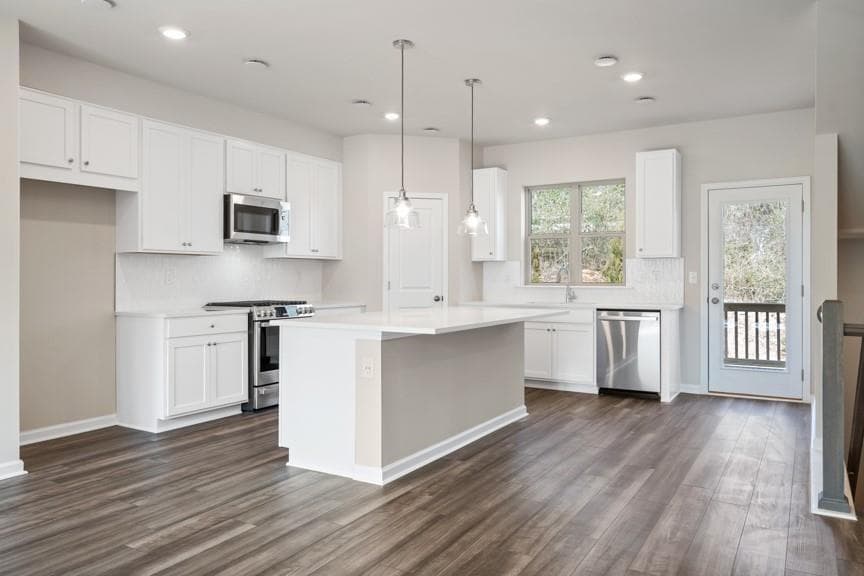 3 bedroom, 4 bathroom, 2,018 sq ft townhouse for sale at 209 Matson Run, Mableton, GA 30126 — photo 2