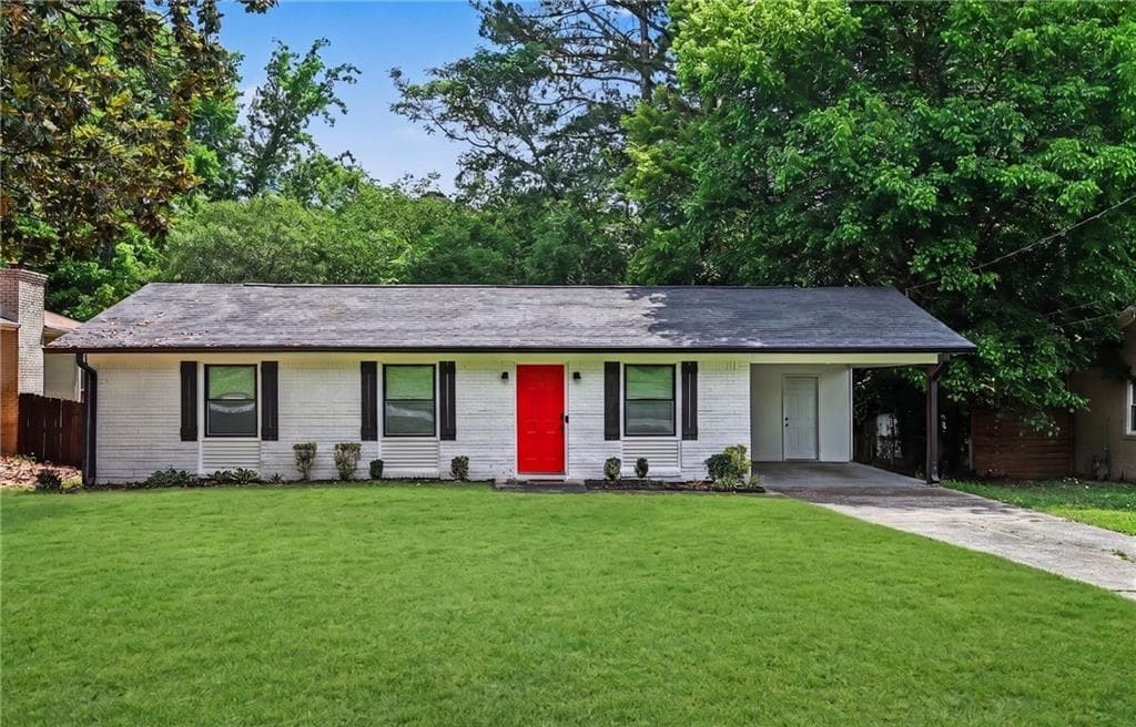3 bedroom, 2 bathroom, 1,014 sq ft single family residence under contract at 3042 Cottonwood Drive, Atlanta, GA 30316
