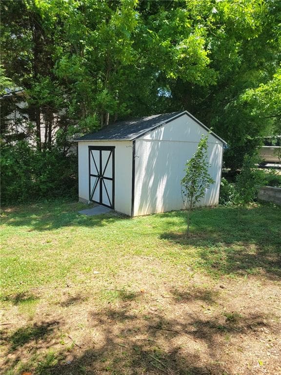 4 bedroom, 2 bathroom, 2,917 sq ft single family residence for sale at 41 W Campbellton Street, Fairburn, GA 30213 — photo 4