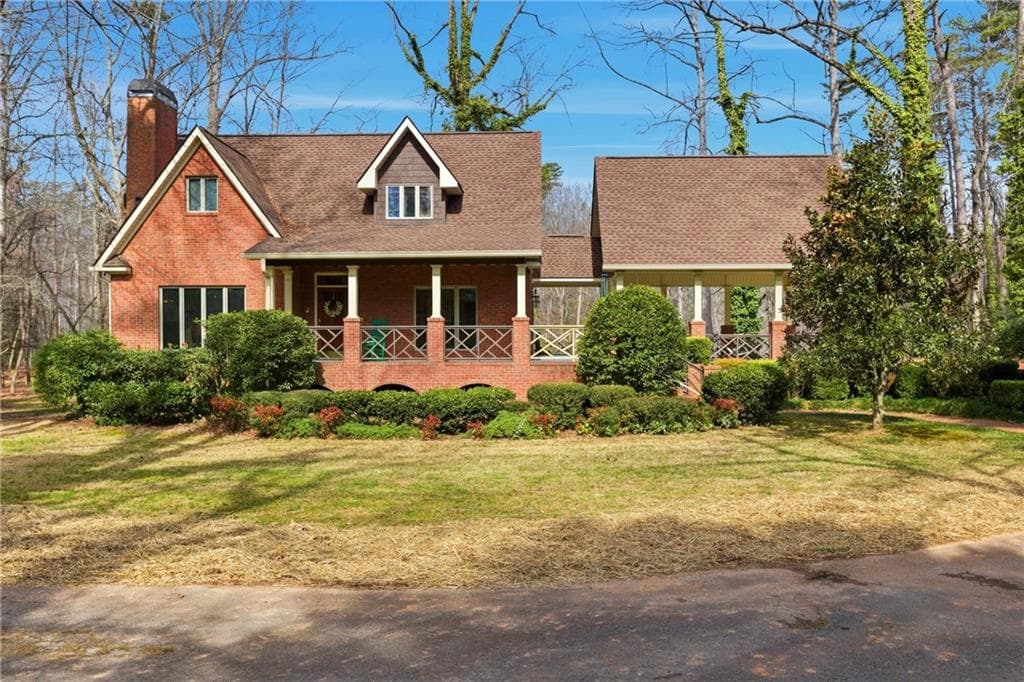 4 bedroom, 4 bathroom, 3,235 sq ft single family residence under contract at 151 Ivy Street, Demorest, GA 30535