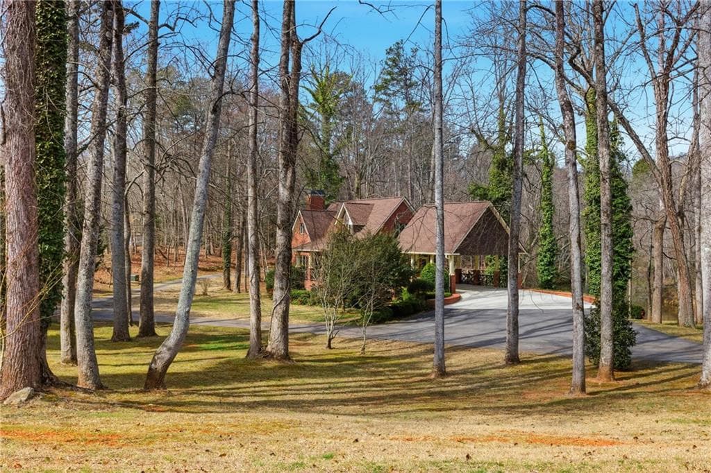 4 bedroom, 4 bathroom, 3,235 sq ft single family residence under contract at 151 Ivy Street, Demorest, GA 30535 — photo 6
