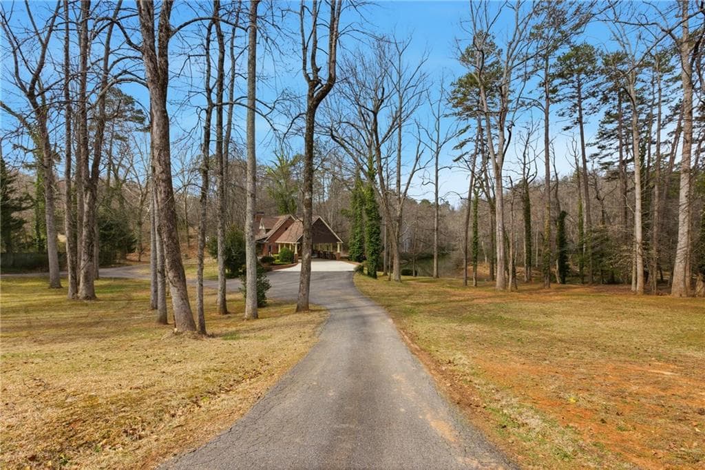 4 bedroom, 4 bathroom, 3,235 sq ft single family residence under contract at 151 Ivy Street, Demorest, GA 30535 — photo 7