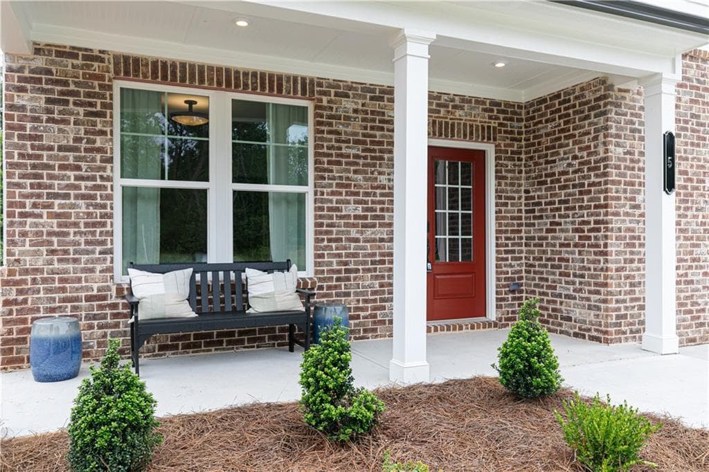 4 bedroom, 3 bathroom, 2,455 sq ft single family residence under contract at 510 Jasmine Woods Drive, Lawrenceville, GA 30046 — photo 2