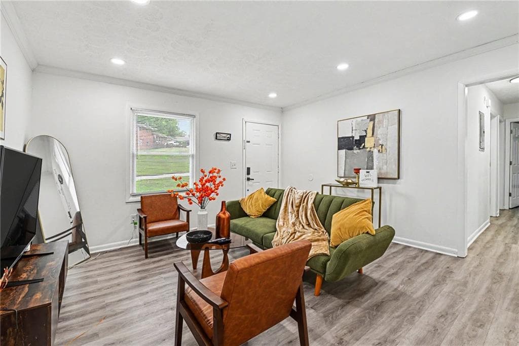 3 bedroom, 2 bathroom, 1,014 sq ft single family residence under contract at 3042 Cottonwood Drive, Atlanta, GA 30316 — photo 5