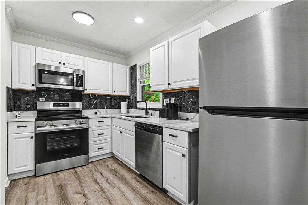 3 bedroom, 2 bathroom, 1,014 sq ft single family residence under contract at 3042 Cottonwood Drive, Atlanta, GA 30316 — photo 9