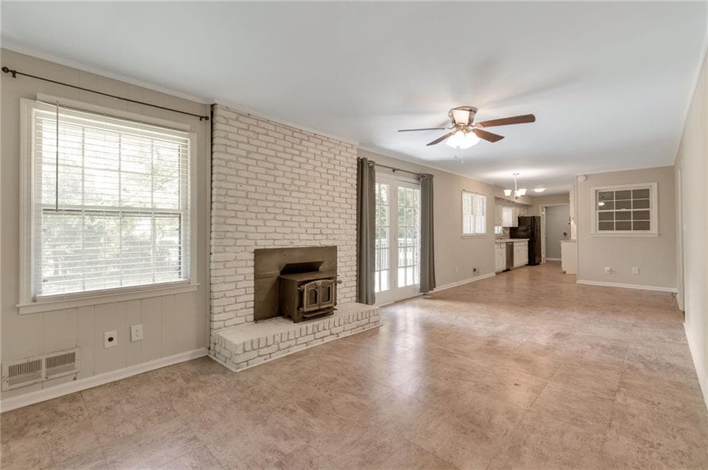 3 bedroom, 2 bathroom, 2,105 sq ft single family residence for sale at 1289 Renee Drive, Lilburn, GA 30047 — photo 8