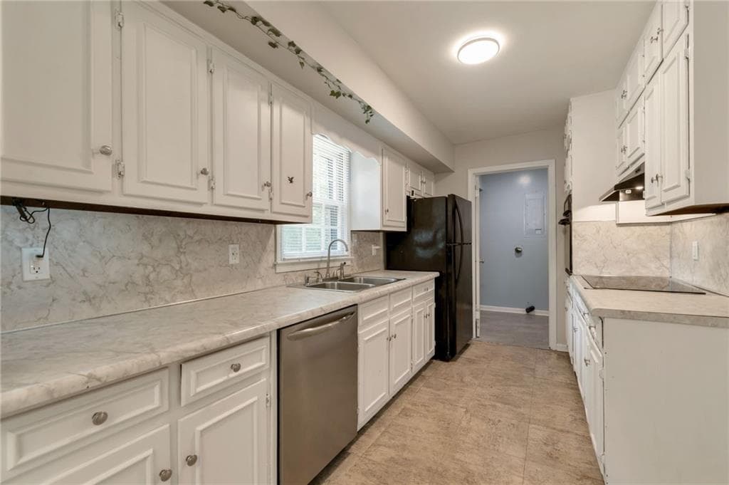 3 bedroom, 2 bathroom, 2,105 sq ft single family residence for sale at 1289 Renee Drive, Lilburn, GA 30047 — photo 10