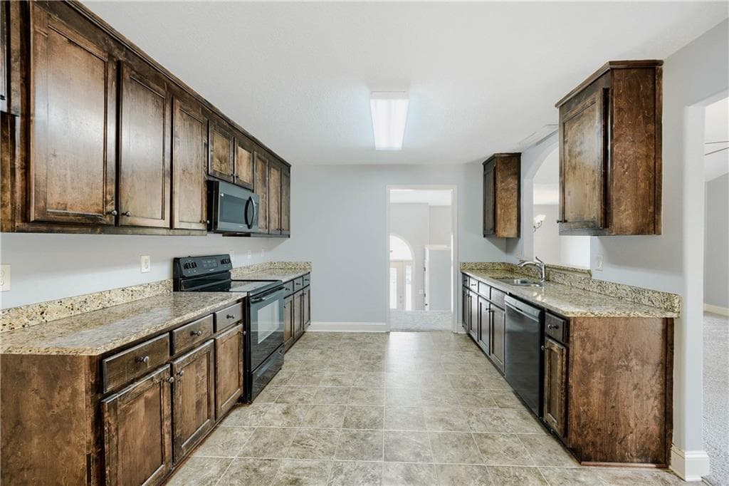 4 bedroom, 3 bathroom, 2,733 sq ft single family residence under contract at 220 Betty Ann Lane, Covington, GA 30016 — photo 8