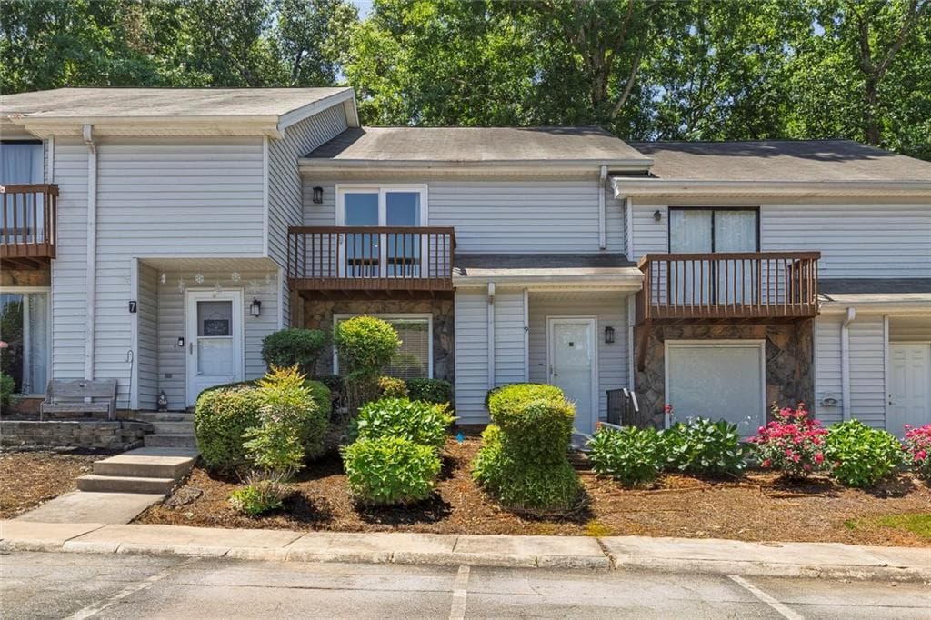 2 bedroom, 3 bathroom, 1,452 sq ft condominium for sale at 9 Fairway Drive, Kennesaw, GA 30144 — photo 6