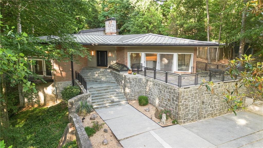 4 bedroom, 4 bathroom, 4,900 sq ft single family residence for sale at 770 Kings Way, Atlanta, GA 30327