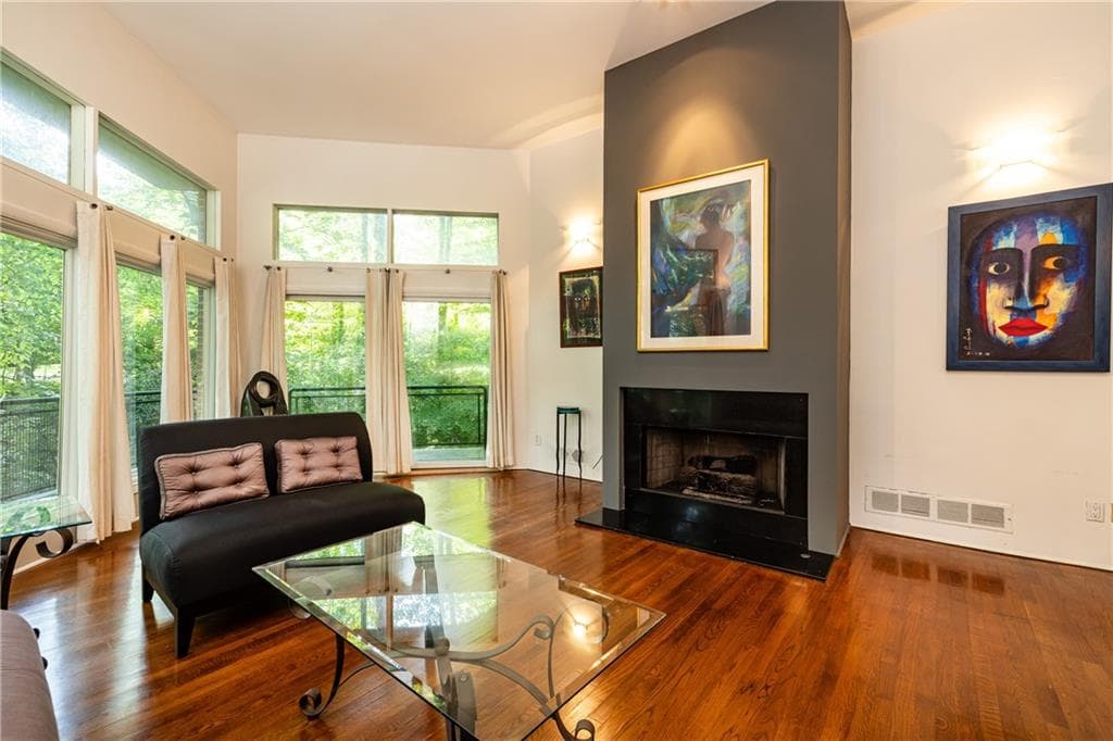 4 bedroom, 4 bathroom, 4,900 sq ft single family residence for sale at 770 Kings Way, Atlanta, GA 30327 — photo 8