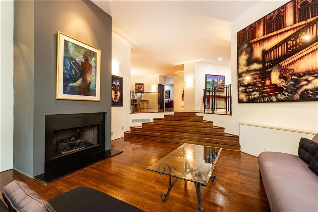 4 bedroom, 4 bathroom, 4,900 sq ft single family residence for sale at 770 Kings Way, Atlanta, GA 30327 — photo 10