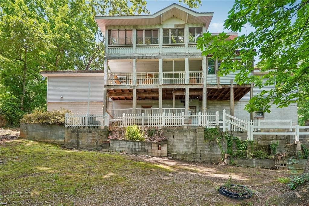 3 bedroom, 4 bathroom, 2,238 sq ft single family residence under contract at 2680 Pass Circle, Gainesville, GA 30506 — photo 2
