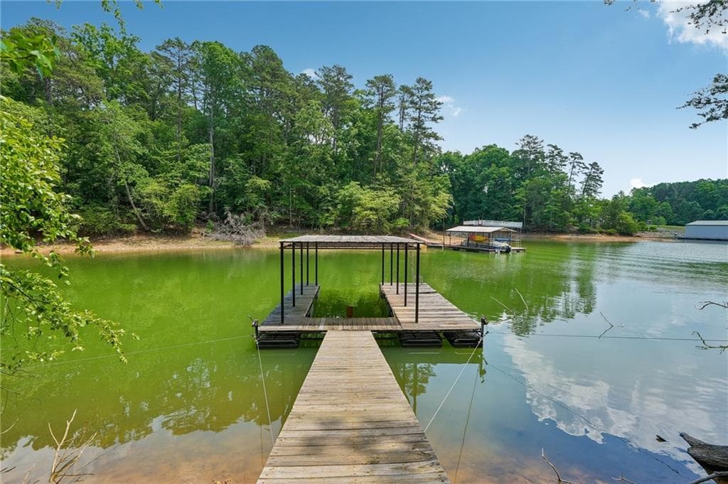 3 bedroom, 4 bathroom, 2,238 sq ft single family residence under contract at 2680 Pass Circle, Gainesville, GA 30506 — photo 3
