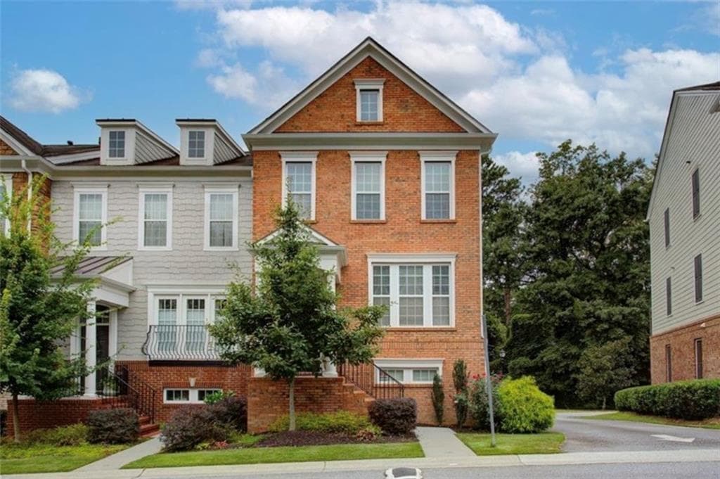 3 bedroom, 4 bathroom, 1,814 sq ft townhouse for sale at 2166 Weldonberry Drive, Atlanta, GA 30319 — photo 1 of 39