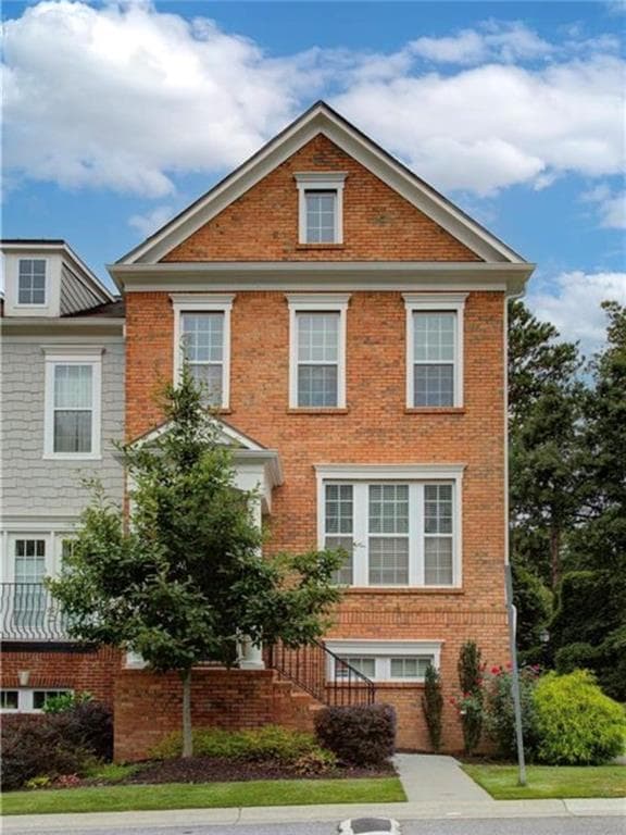 3 bedroom, 4 bathroom, 1,814 sq ft townhouse for sale at 2166 Weldonberry Drive, Atlanta, GA 30319 — photo 2