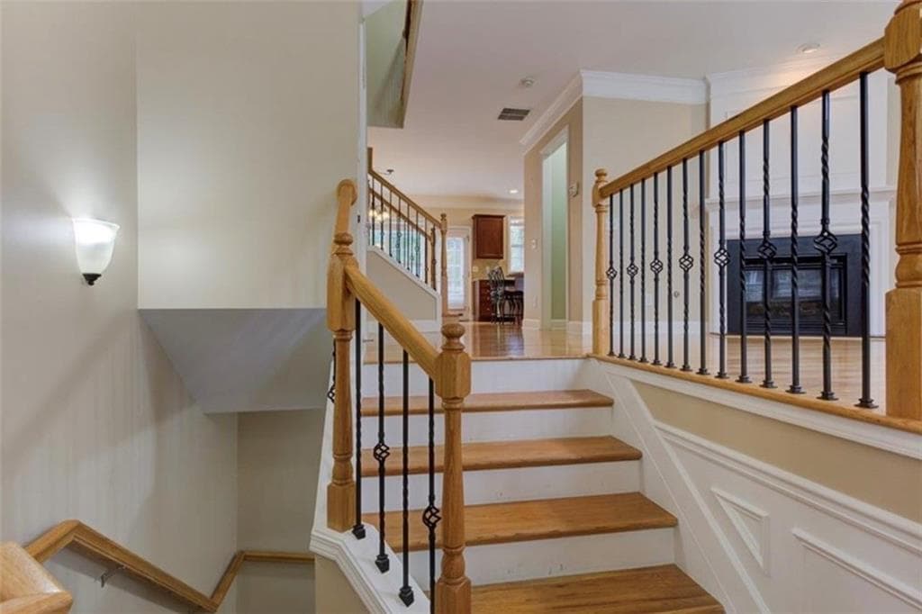 3 bedroom, 4 bathroom, 1,814 sq ft townhouse for sale at 2166 Weldonberry Drive, Atlanta, GA 30319 — photo 5