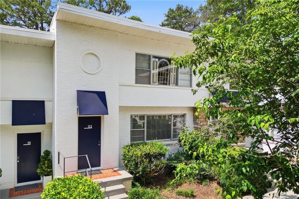 1 bedroom, 1 bathroom, 755 sq ft condominium for sale at 2230 Cheshire Bridge Road 113, Atlanta, GA 30324 — photo 8