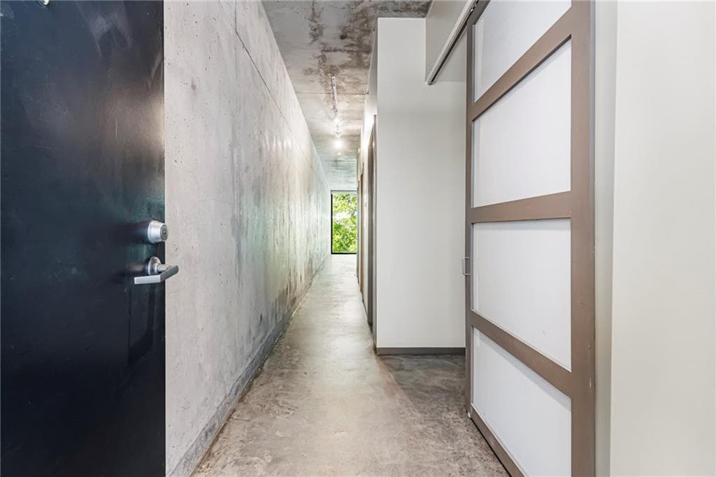 2 bedroom, 1 bathroom, 1,025 sq ft condominium for sale at 480 John Wesley Dobbs Avenue 422, Atlanta, GA 30312 — photo 3