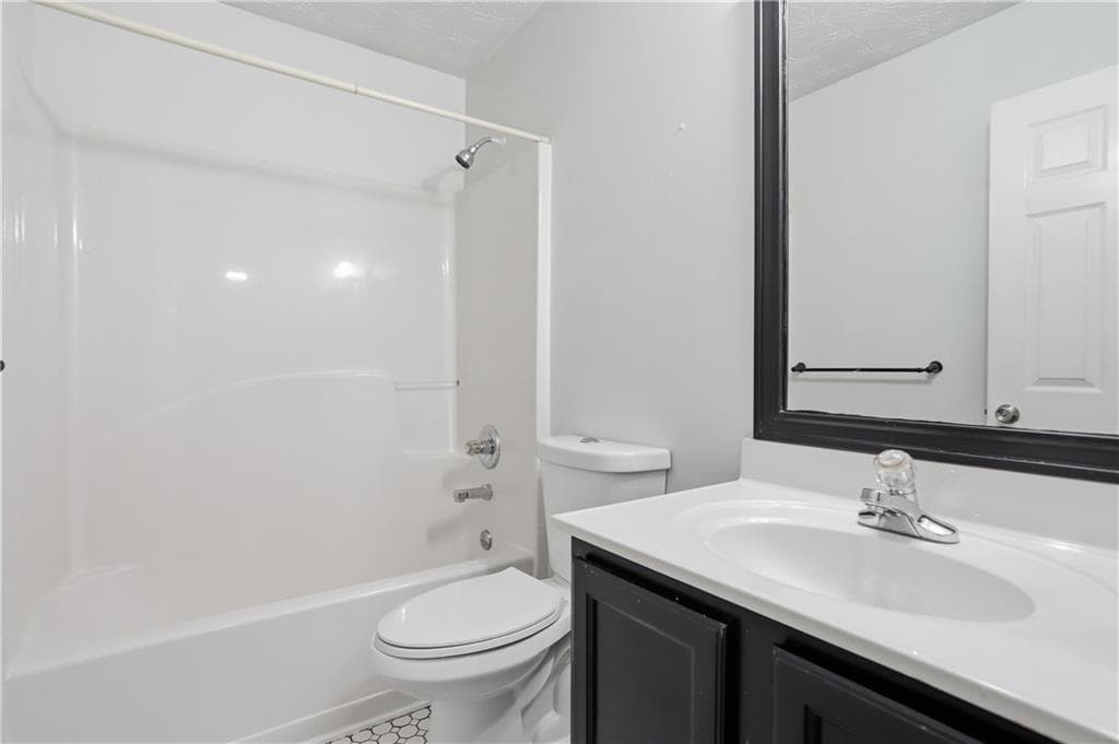 4 bedroom, 3 bathroom, 1,874 sq ft single family residence for sale at 1241 Pine Acre Drive, Sugar Hill, GA 30518 — photo 6