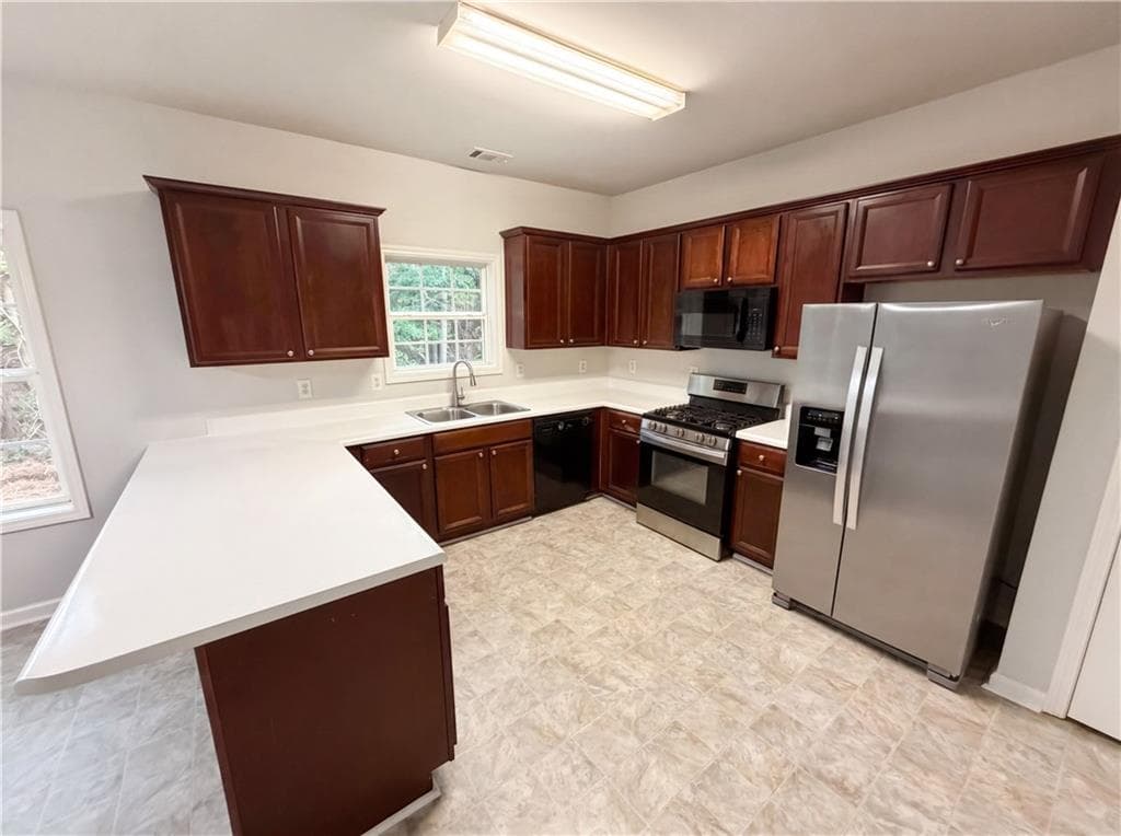 5 bedroom, 3 bathroom, 3,294 sq ft single family residence under contract at 3105 Anneewakee Falls Parkway, Douglasville, GA 30135 — photo 10