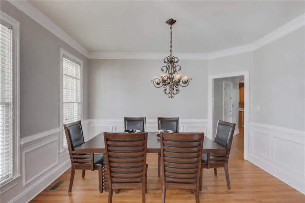 6 bedroom, 4 bathroom, 4,128 sq ft single family residence under contract at 5111 Cabot Creek Drive, Buford, GA 30518 — photo 7