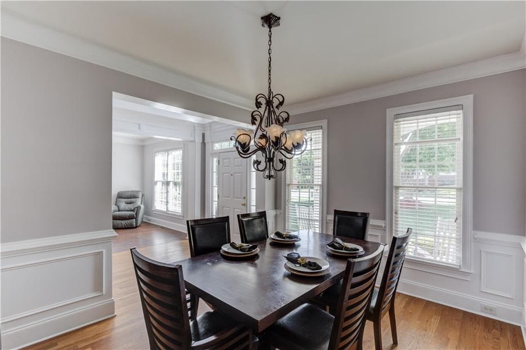 6 bedroom, 4 bathroom, 4,128 sq ft single family residence under contract at 5111 Cabot Creek Drive, Buford, GA 30518 — photo 8