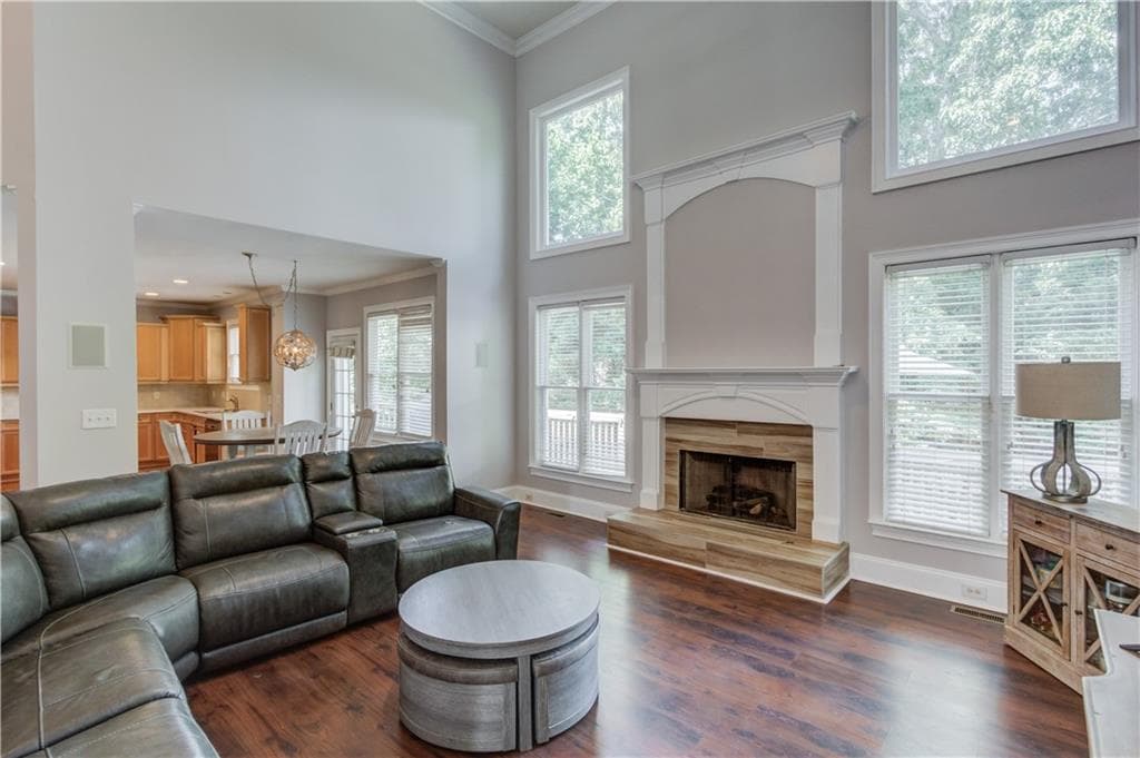 6 bedroom, 4 bathroom, 4,128 sq ft single family residence under contract at 5111 Cabot Creek Drive, Buford, GA 30518 — photo 9