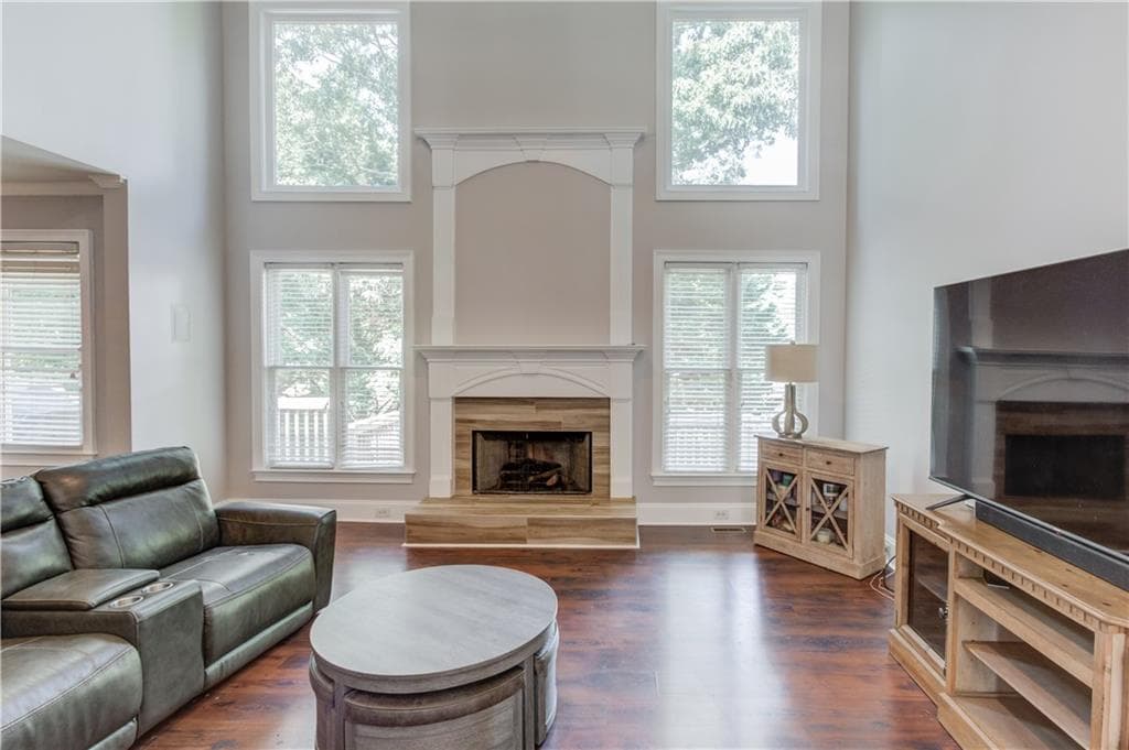 6 bedroom, 4 bathroom, 4,128 sq ft single family residence under contract at 5111 Cabot Creek Drive, Buford, GA 30518 — photo 10