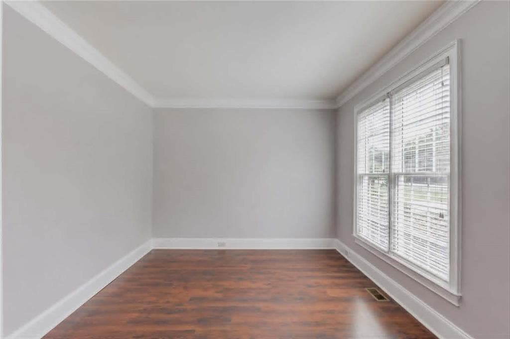 6 bedroom, 4 bathroom, 4,128 sq ft single family residence under contract at 5111 Cabot Creek Drive, Buford, GA 30518 — photo 6