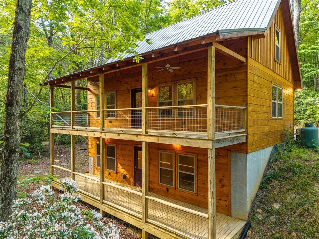 2 bedroom, 3 bathroom, 1,958 sq ft single family residence for sale at 5860 Old Bucktown Road, Ellijay, GA 30536 — photo 7