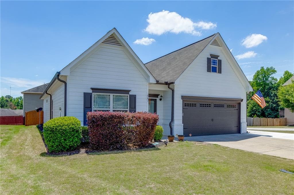 3 bedroom, 2 bathroom, 1,822 sq ft single family residence under contract at 381 Eagles Bluff Way, Hoschton, GA 30548 — photo 3