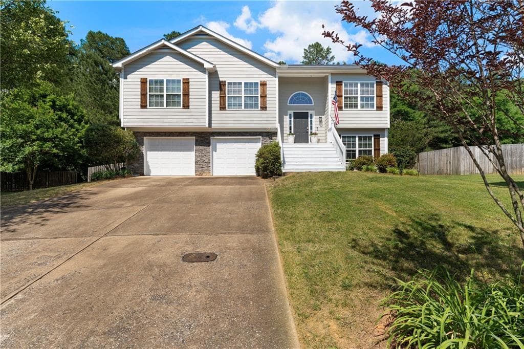4 bedroom, 3 bathroom, 2,293 sq ft single family residence for sale at 14 Bryan Springs Road, Rome, GA 30165 — photo 2