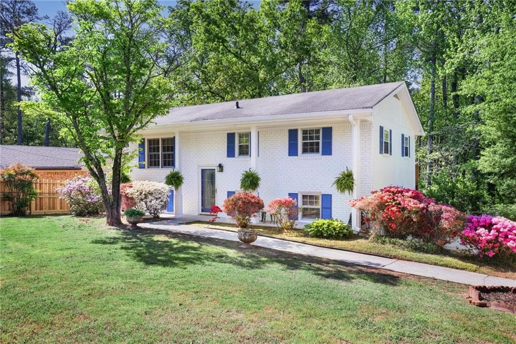 4 bedroom, 2 bathroom, 2,080 sq ft single family residence for sale at 1995 Calvary Hill Court, Marietta, GA 30008 — photo 2