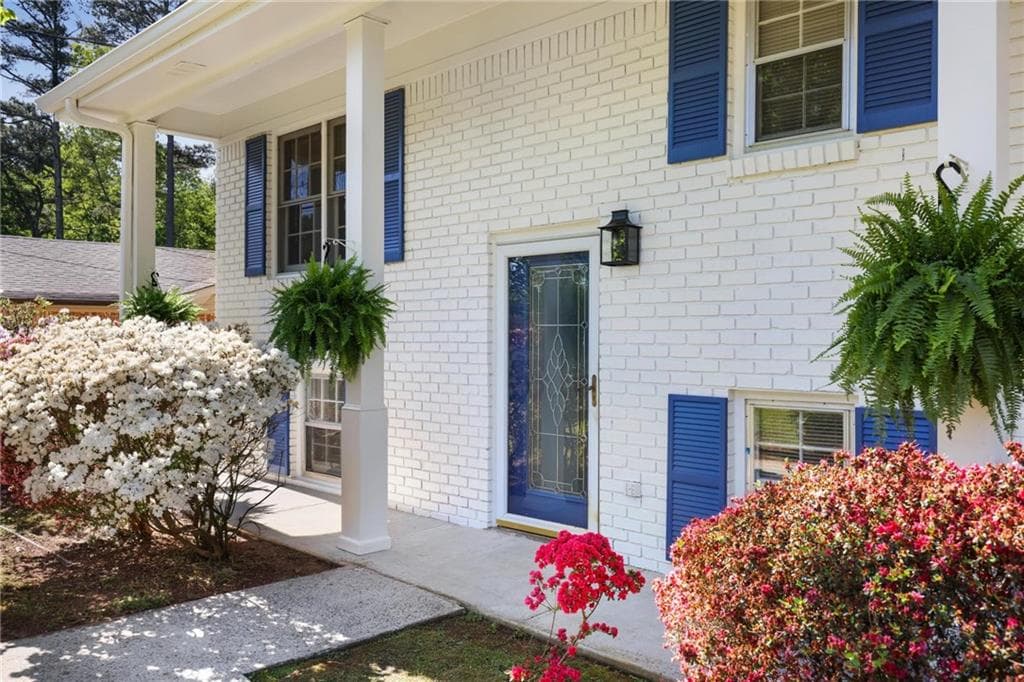 4 bedroom, 2 bathroom, 2,080 sq ft single family residence for sale at 1995 Calvary Hill Court, Marietta, GA 30008 — photo 4