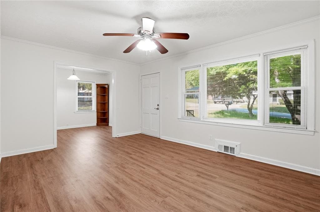 2 bedroom, 1 bathroom, 1,027 sq ft single family residence for sale at 243 S Myrtle Street, Winder, GA 30680 — photo 5