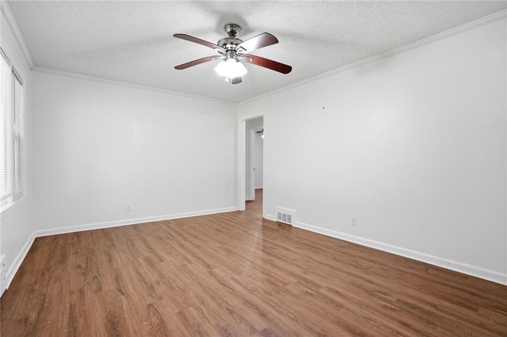 2 bedroom, 1 bathroom, 1,027 sq ft single family residence for sale at 243 S Myrtle Street, Winder, GA 30680 — photo 8