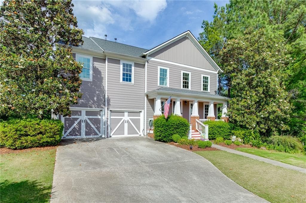5 bedroom, 3 bathroom, 4,752 sq ft single family residence for sale at 5971 Peacock Lane, Hoschton, GA 30548 — photo 2
