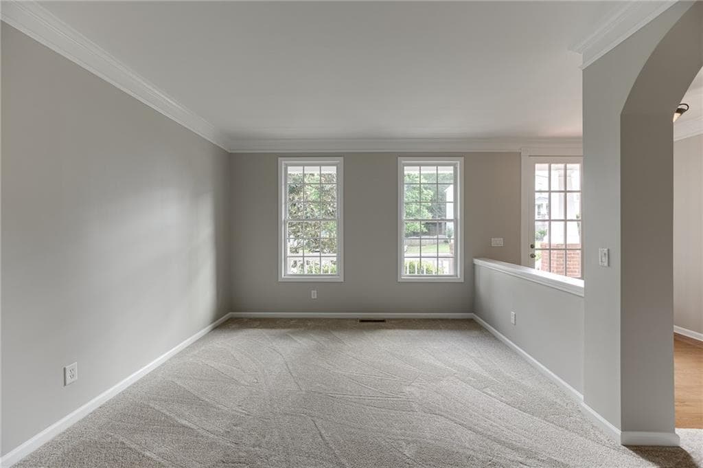5 bedroom, 3 bathroom, 4,752 sq ft single family residence for sale at 5971 Peacock Lane, Hoschton, GA 30548 — photo 4