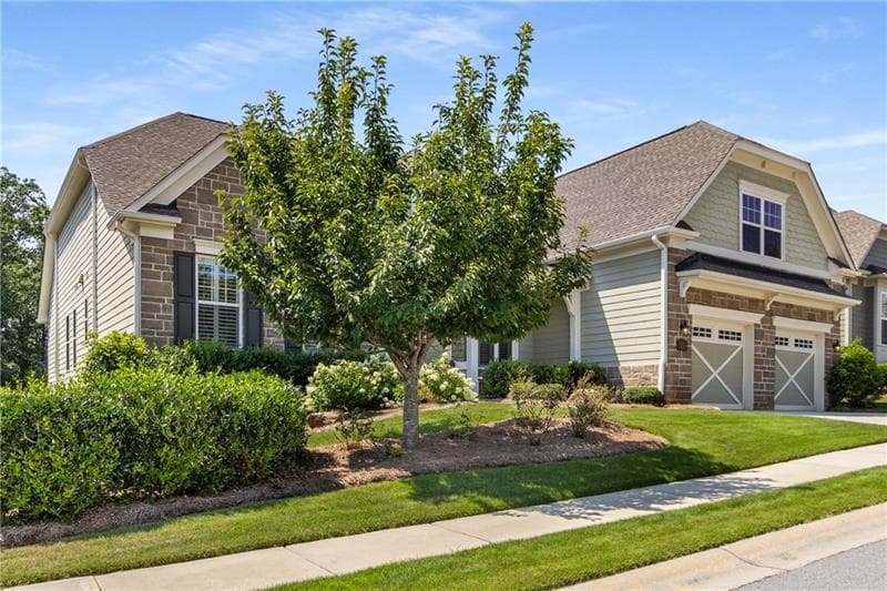 4 bedroom, 4 bathroom, 5,808 sq ft single family residence under contract at 3766 Cresswind Parkway, Gainesville, GA 30504 — photo 4