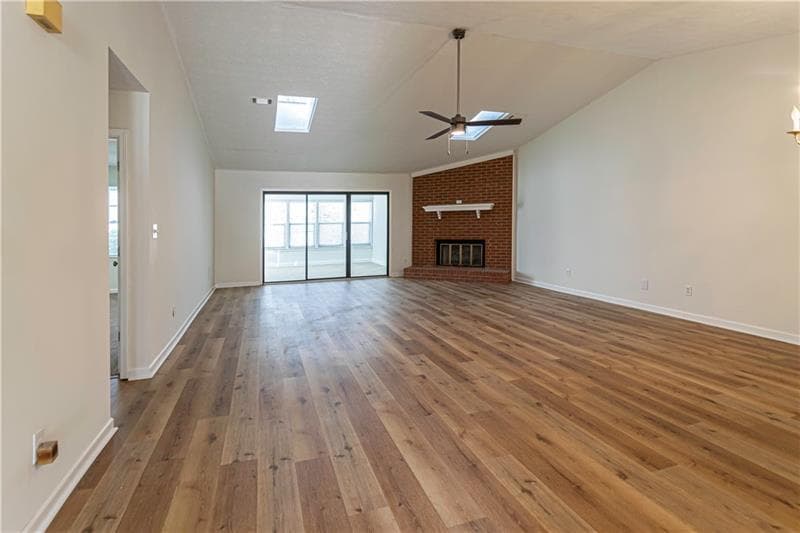 2 bedroom, 2 bathroom, 1,545 sq ft townhouse under contract at 7123 Forest Lane, Union City, GA 30291 — photo 5