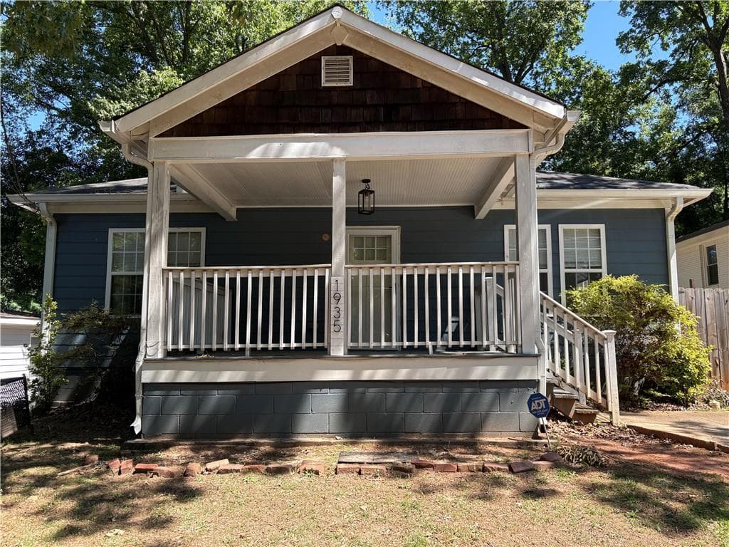 3 bedroom, 2 bathroom, 2,440 sq ft single family residence for sale at 1935 Dunlap Avenue, Atlanta, GA 30344 — photo 4