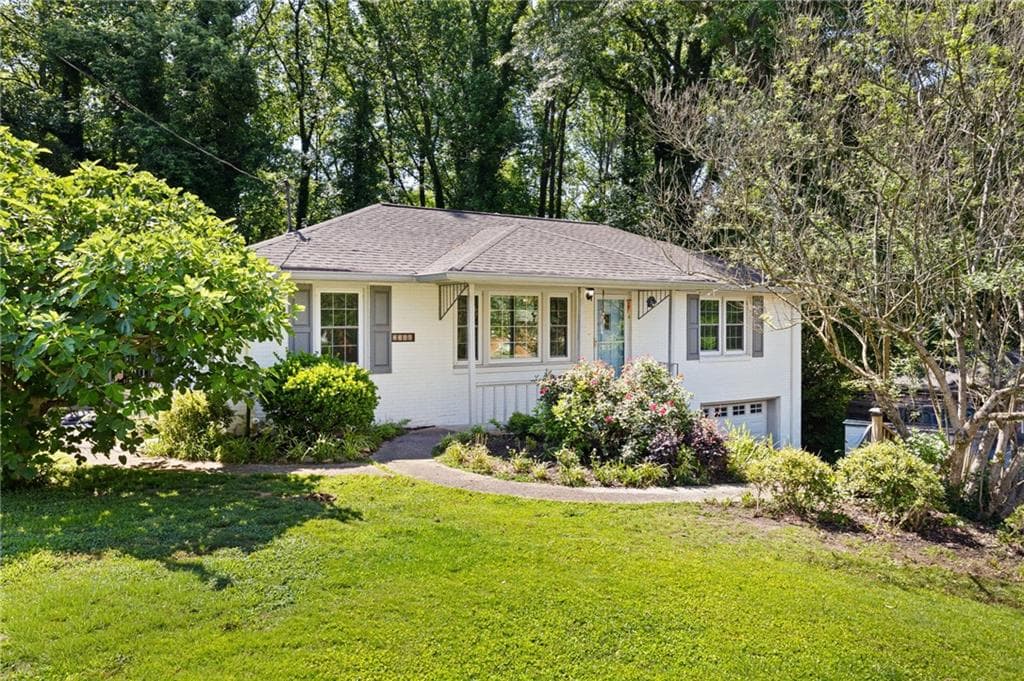 3 bedroom, 1 bathroom, 1,521 sq ft single family residence for sale at 3366 Woodview Drive, Smyrna, GA 30082 — photo 1 of 24