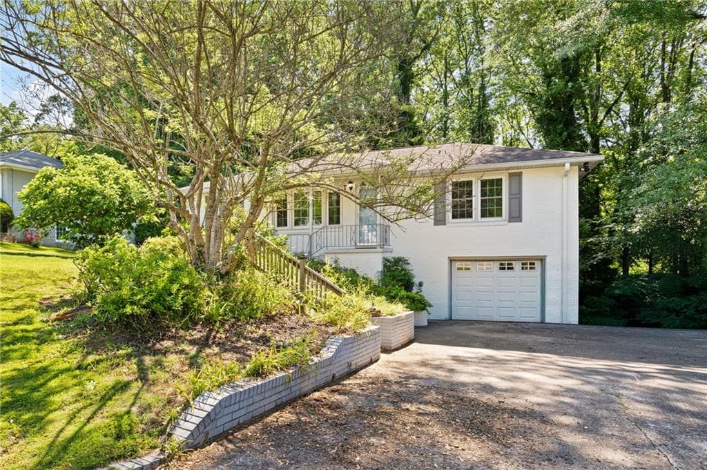 3 bedroom, 1 bathroom, 1,521 sq ft single family residence for sale at 3366 Woodview Drive, Smyrna, GA 30082 — photo 2