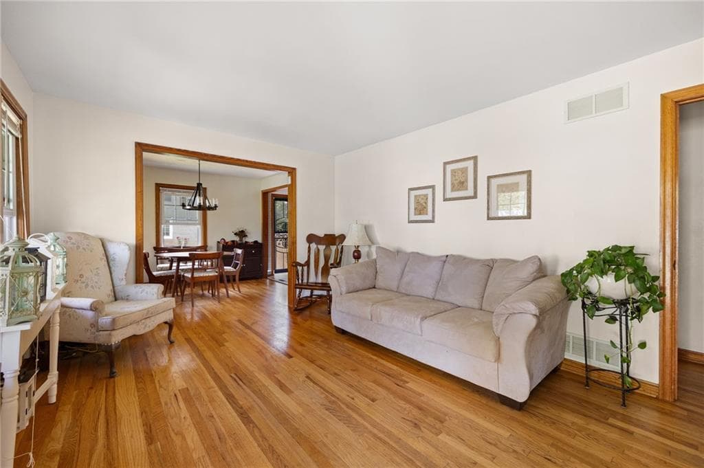3 bedroom, 1 bathroom, 1,521 sq ft single family residence for sale at 3366 Woodview Drive, Smyrna, GA 30082 — photo 6