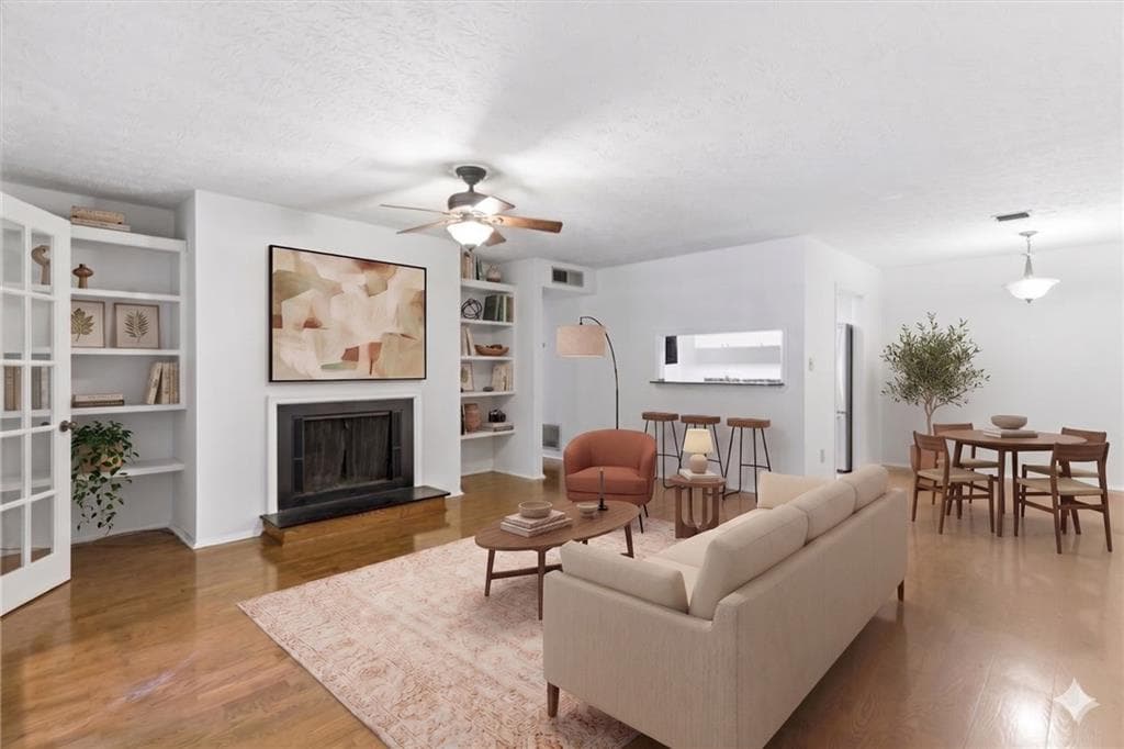 2 bedroom, 2 bathroom, 1,280 sq ft condominium for sale at 1011 Summit North Drive 1011, Atlanta, GA 30324 — photo 3