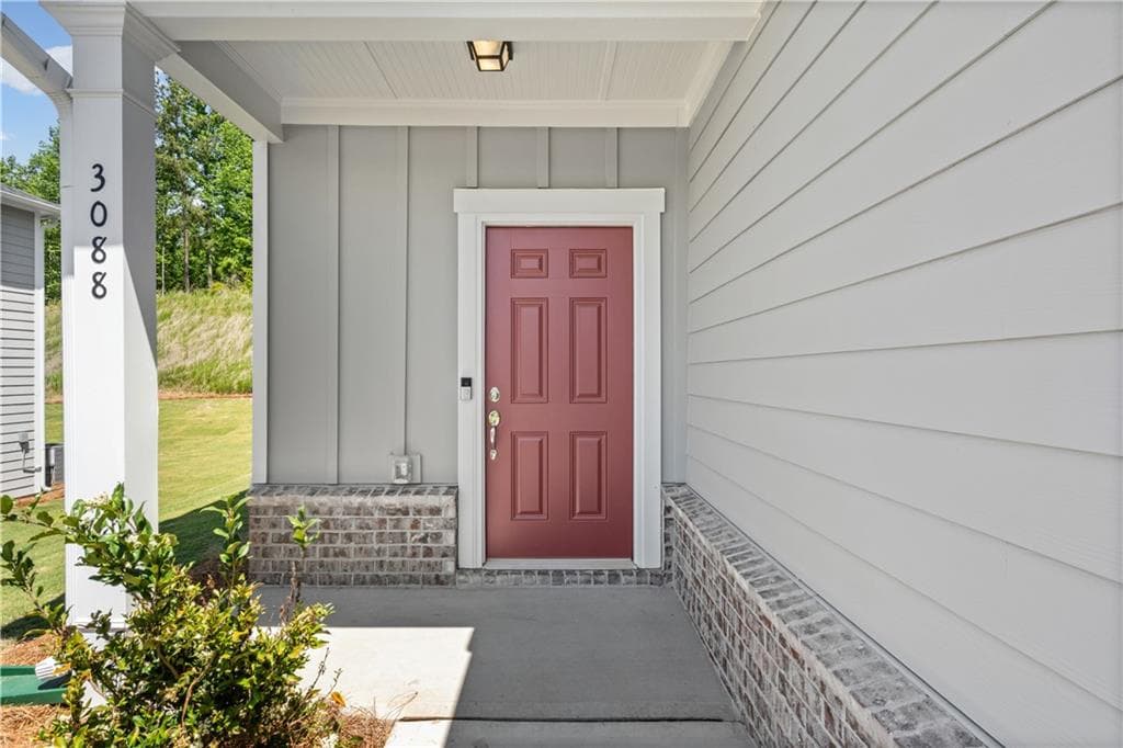 4 bedroom, 3 bathroom, 1,982 sq ft single family residence under contract at 3088 Orwell Drive, Gainesville, GA 30507 — photo 3