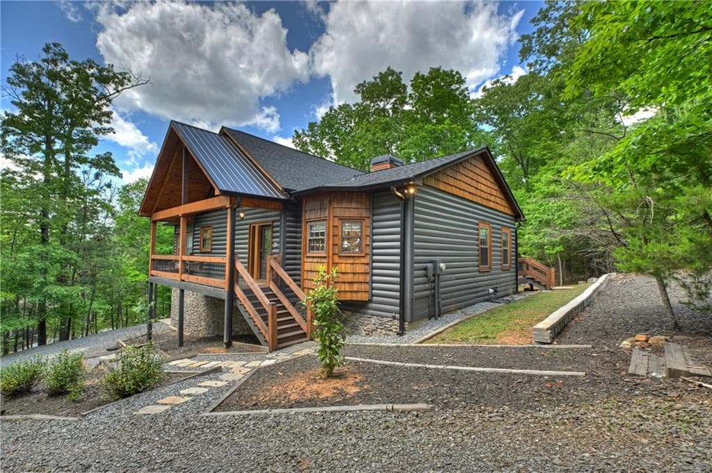 4 bedroom, 3 bathroom, 3,542 sq ft single family residence for sale at 346 Logan Drive, Mineral Bluff, GA 30559 — photo 2
