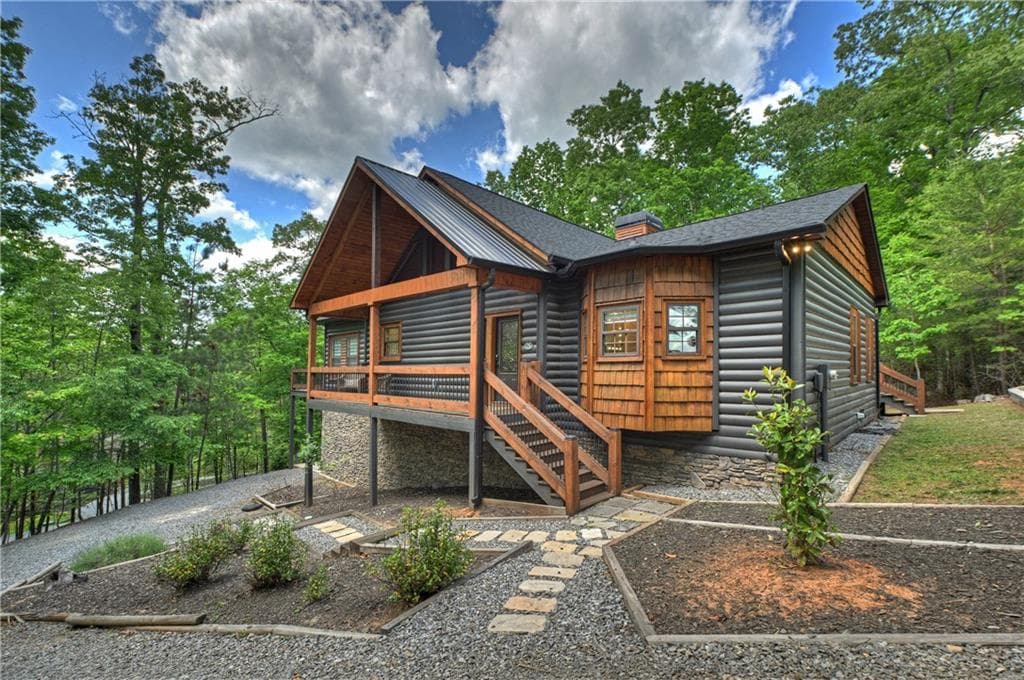 4 bedroom, 3 bathroom, 3,542 sq ft single family residence for sale at 346 Logan Drive, Mineral Bluff, GA 30559 — photo 3