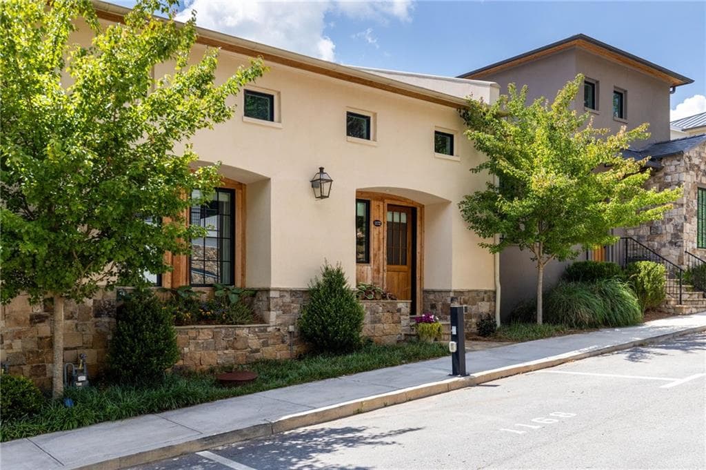 3 bedroom, 5 bathroom, 2,750 sq ft townhouse under contract at 1172 Lupo Loop, Chattahoochee Hills, GA 30268 — photo 2